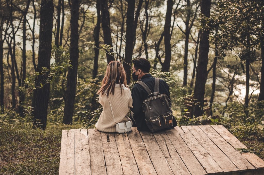 découvrez des escapades romantiques inoubliables pour couples ! évadez-vous ensemble vers des destinations idylliques, où amour et aventure se rencontrent. que ce soit un week-end à la montagne ou une retraite tropicale, trouvez l'évasion parfaite pour raviver la flamme de votre relation.