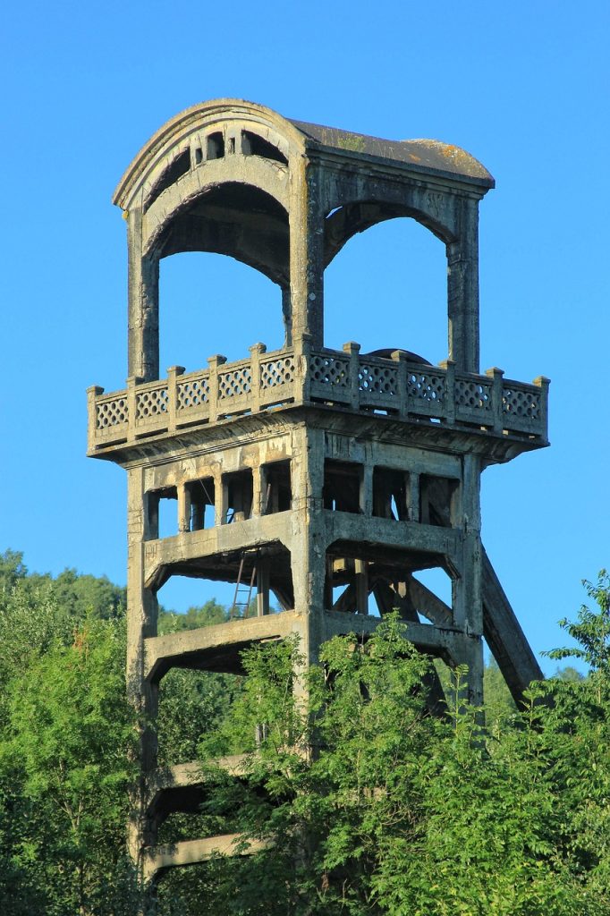 découvrez charleroi, une ville dynamique en belgique, riche en culture et en histoire. explorez ses sites emblématiques, ses musées captivants et profitez d'une atmosphère chaleureuse. que vous soyez passionné d'art, d'architecture ou de gastronomie, charleroi a quelque chose à offrir à chaque visiteur.